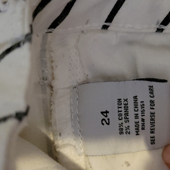 ROMEO & JULIET COUTURE ~ Jeans, White with Black Stripes, 24 - Picture 9 of 10